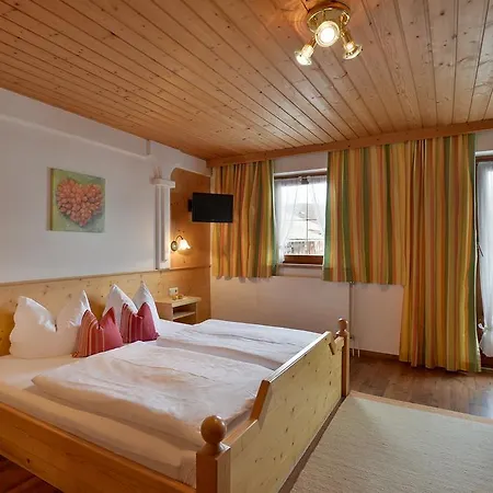 Villa Hüttschmiedhof Kössen Zimmer foto